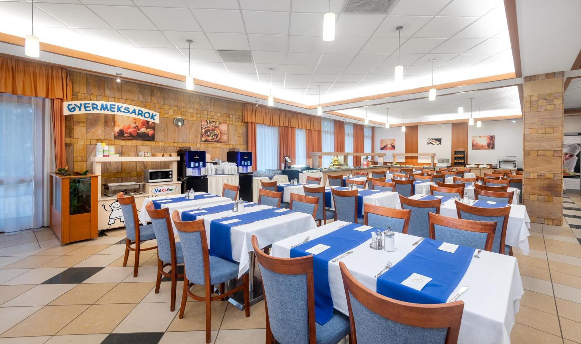阿夸莱尔酒店 Cegléd 外观 照片
